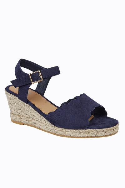 Scallop detail low wedge