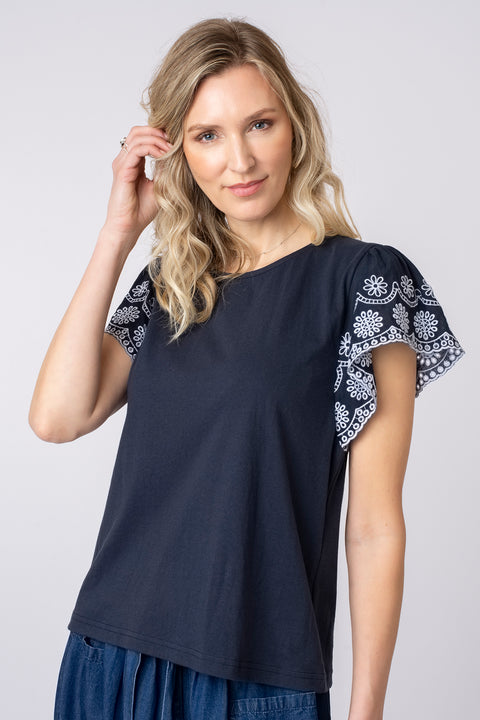 Broderie sleeve tee