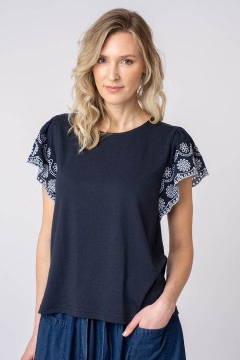 Broderie sleeve tee