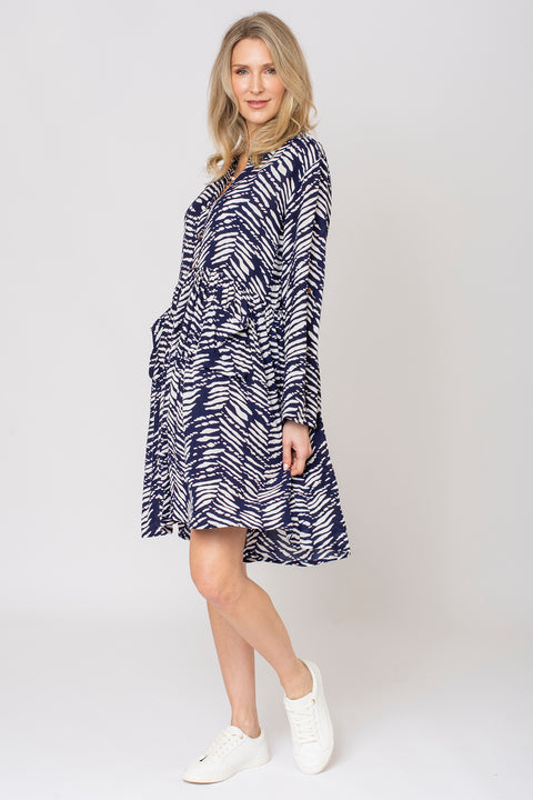Scratchy chevron pocket longline shirt