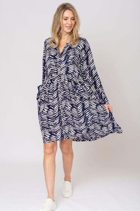 Scratchy chevron pocket longline shirt