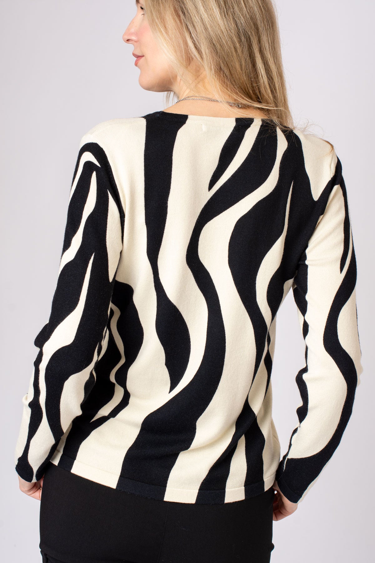 Vertical Wave Printed Jumper – The Stock Shop